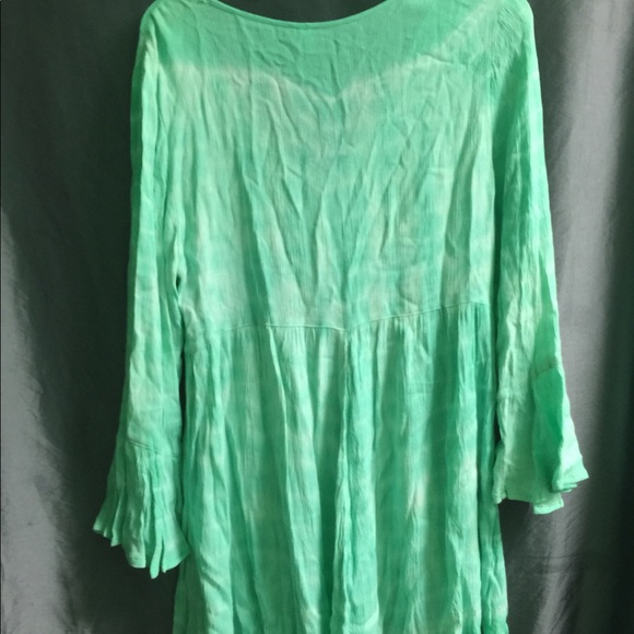 NWT Top.✂️🧵 - Picture 5 of 6